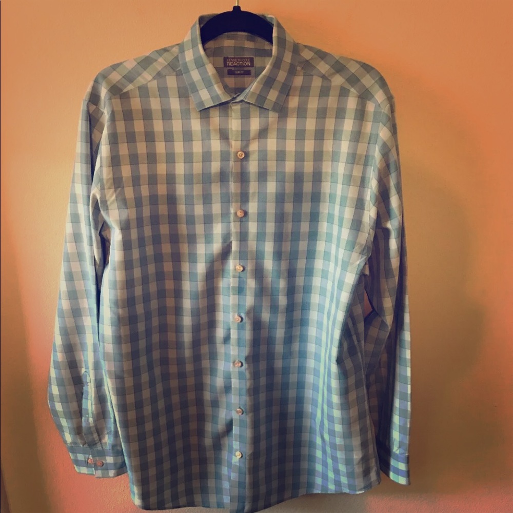 Slim fit Kenneth Cole buttoned down shirt (34/35)